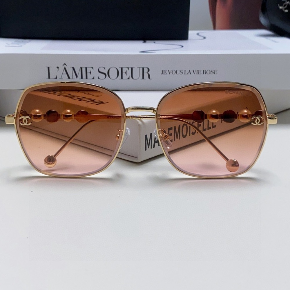 CHANEL Gold Frame Pink Gradient Lens Sunglasses - Picture 3 of 8